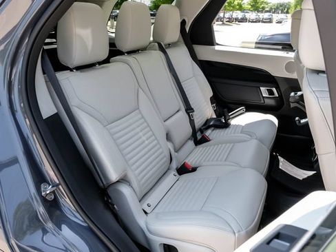 New 2026 Land Rover Discovery S AWD/4WD image 45