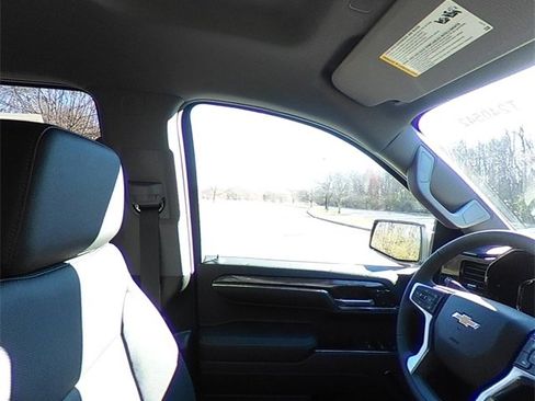 Used 2024 Chevrolet Silverado 1500 LTZ image 39