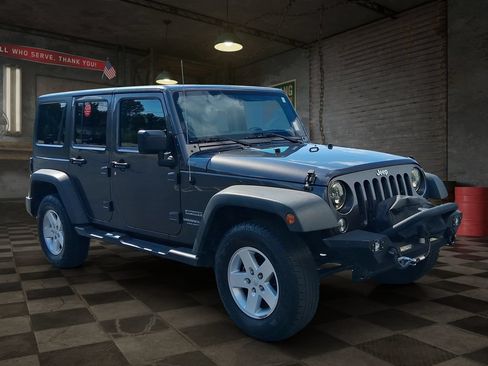 Used 2017 Jeep Wrangler Unlimited Sport w/ Quick Order Package 24S AWD/4WD image 2