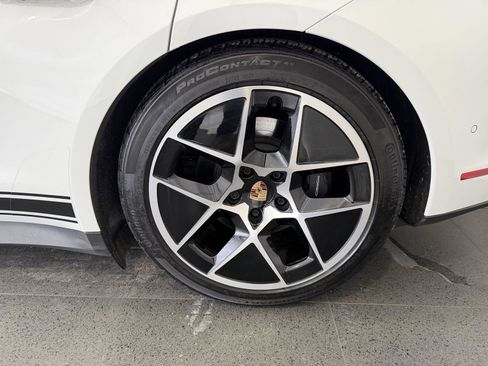 Used 2025 Porsche Taycan image 11