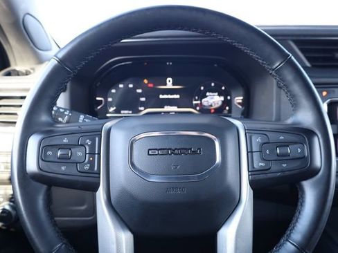 Used 2023 GMC Yukon Denali image 14