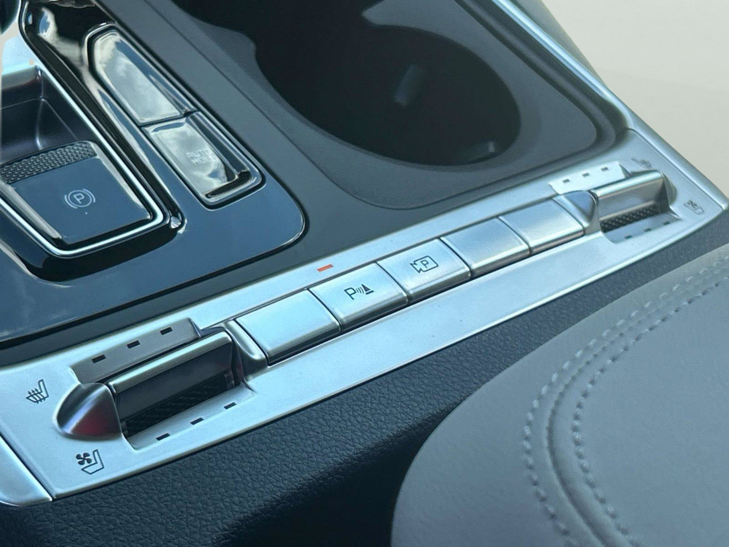 New 2027 Kia Carnival SX FWD image 32