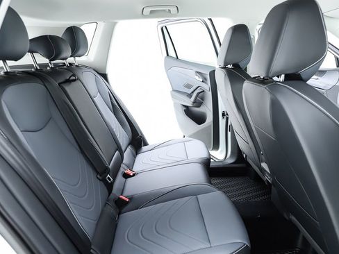 New 2026 Volkswagen Tiguan SE image 37