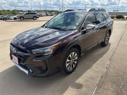 Used 2023 Subaru Outback Touring image 3