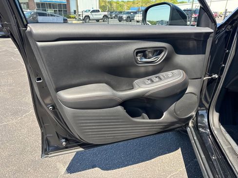 Used 2023 Honda HR-V Sport image 11