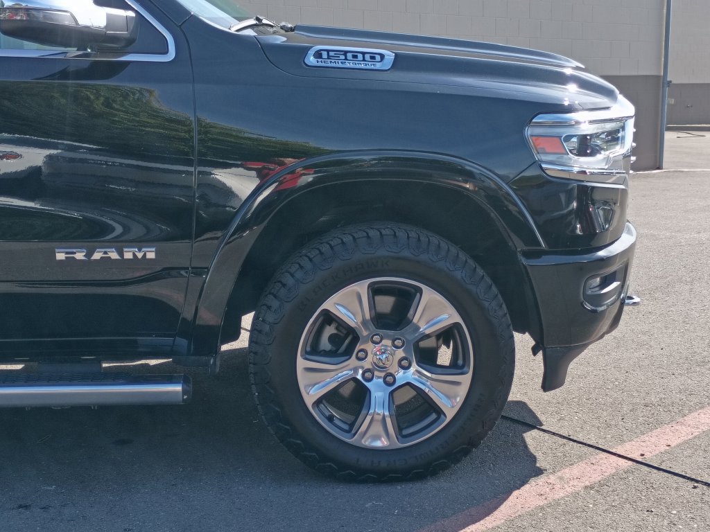 Used 2023 RAM 1500 Limited w/ Body-Colour Bumper Group AWD/4WD image 2