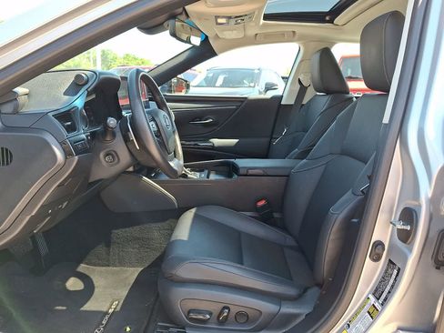 Used 2024 Lexus ES 350 w/ Premium Package FWD image 15