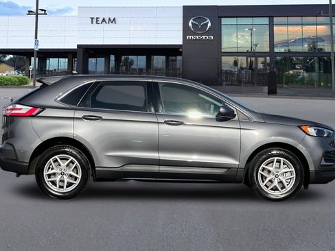 Used 2024 Ford Edge SEL image 3