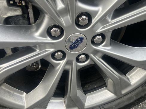 Used 2022 Ford Explorer Limited AWD/4WD image 9
