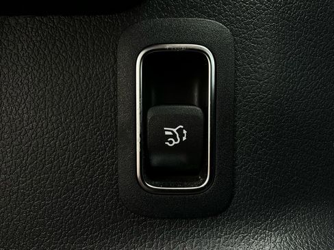 Used 2025 Mercedes-Benz GLA 250 image 23