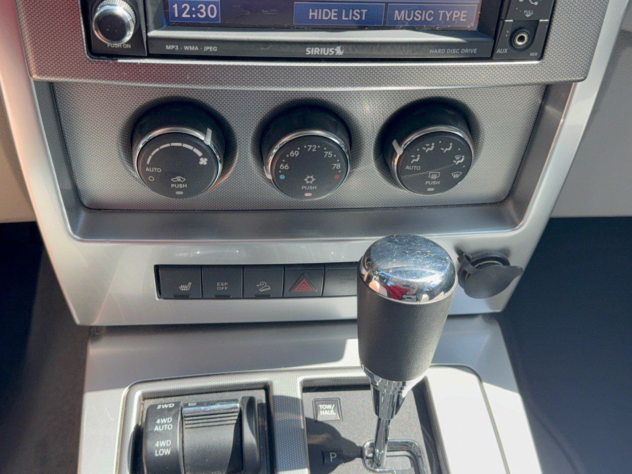 Used 2008 Jeep Liberty Limited w/ Premium Group II AWD/4WD image 22