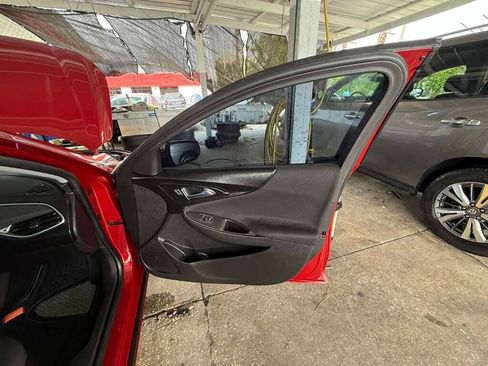 Used 2016 Chevrolet Malibu LT image 9