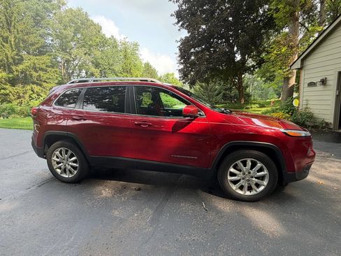 Used 2015 Jeep Cherokee Limited AWD/4WD image 2