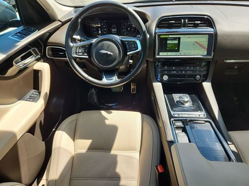Used 2019 Jaguar F-PACE Prestige AWD/4WD image 4