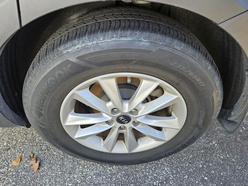 Used 2019 Kia Sorento LX w/ LX Convenience Package image 12