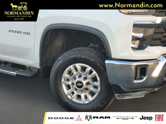 Used 2025 Chevrolet Silverado 2500 LT w/ Convenience Package AWD/4WD image 5