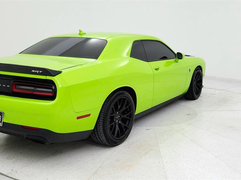 Used 2015 Dodge Challenger SRT Hellcat image 4