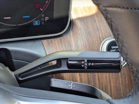 Used 2025 Mercedes-Benz C 300 Sedan image 15