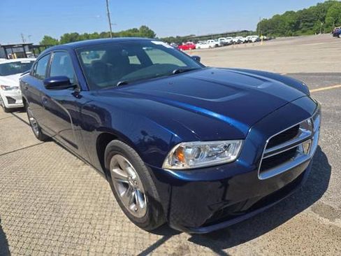 Used 2014 Dodge Charger SXT w/ Sport Appearance Group RWD image 3