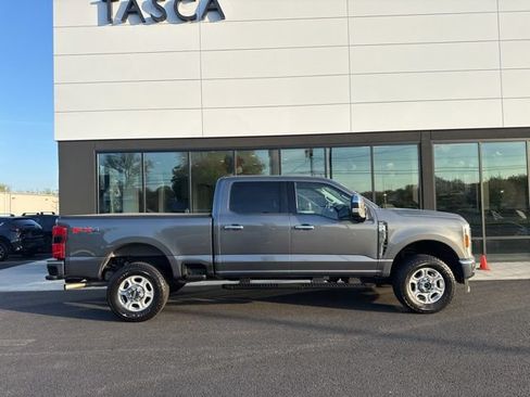 Used 2025 Ford F350 XLT w/ 360-Degree Camera Package AWD/4WD image 2