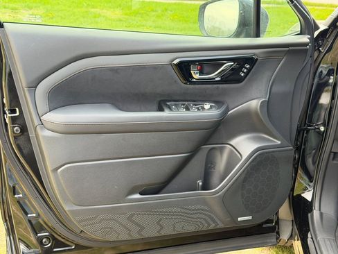 New 2026 Subaru Forester Touring AWD/4WD image 6