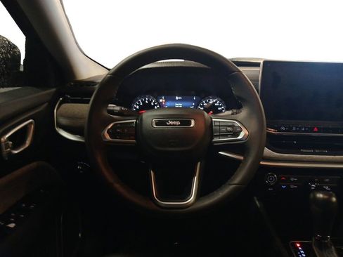 Used 2022 Jeep Compass Latitude FWD image 12