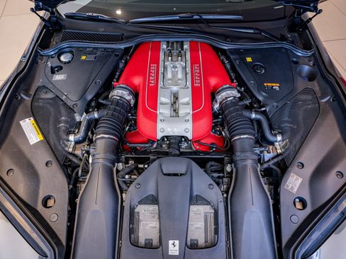 Used 2021 Ferrari 812 GTS image 24