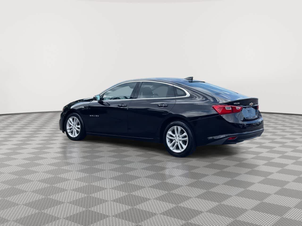 Used 2018 Chevrolet Malibu LT FWD image 6