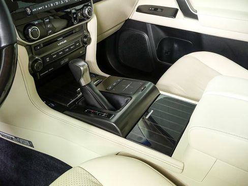 Used 2022 Lexus GX 460 Luxury image 17