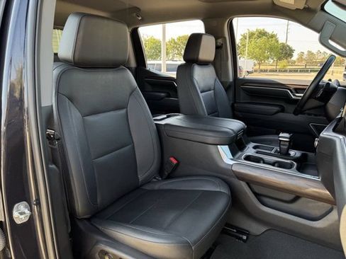 Used 2023 GMC Sierra 1500 SLT AWD/4WD image 32