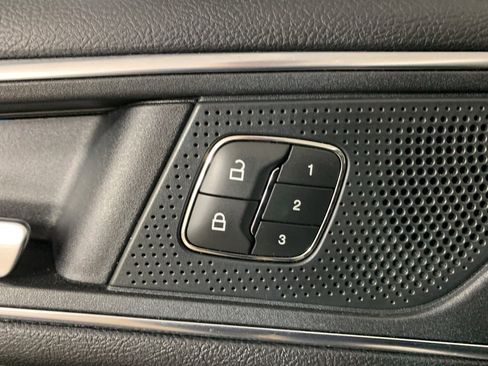 Used 2019 Ford Edge ST w/ Convenience Package image 17