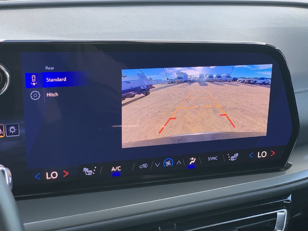 Certified 2026 Chevrolet Traverse LT FWD image 12