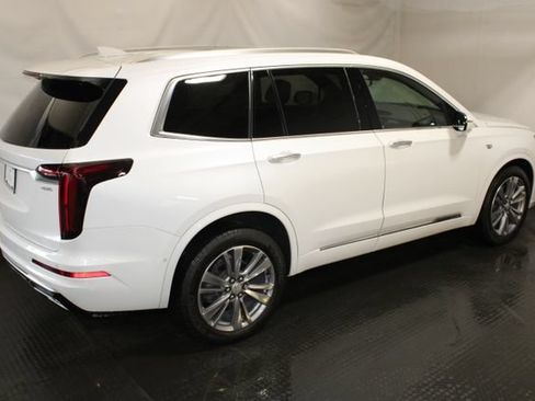 Used 2024 Cadillac XT6 Premium Luxury w/ Technology Package AWD/4WD image 5