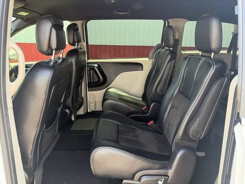 Used 2019 Dodge Grand Caravan SXT FWD image 37