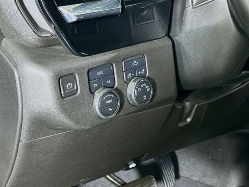 Used 2023 Chevrolet Silverado 1500 LT AWD/4WD image 16