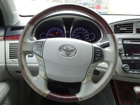 Used 2011 Toyota Avalon Limited image 17