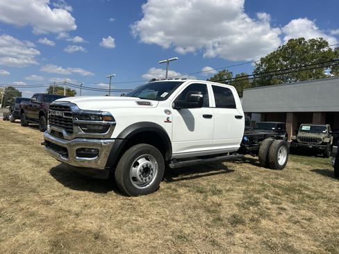 New 2026 RAM 5500 Tradesman AWD/4WD image 20