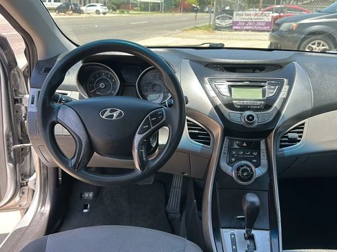 Used 2013 Hyundai Elantra GLS image 14