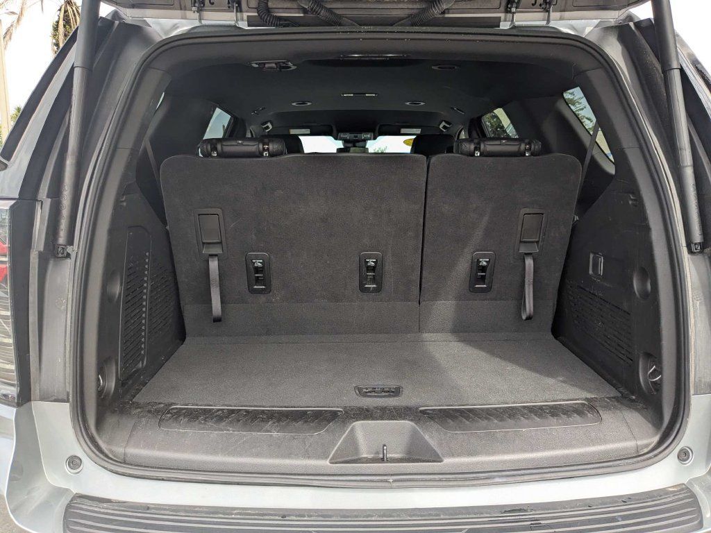 Used 2025 Chevrolet Tahoe LT AWD/4WD image 17