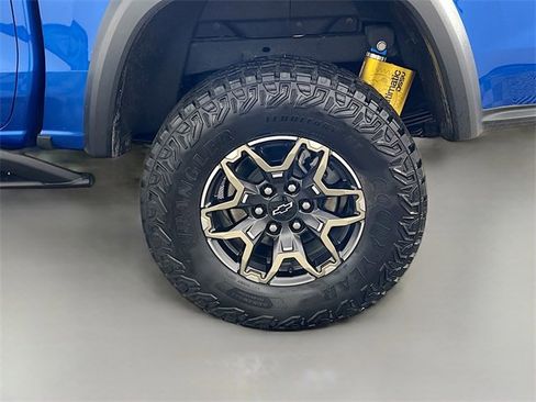 Used 2023 Chevrolet Colorado ZR2 w/ ZR2 Convenience Package III image 35