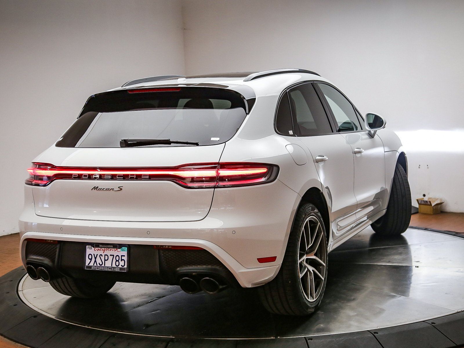 Certified 2026 Porsche Macan S AWD/4WD image 8