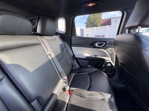 Certified 2023 Jeep Compass Limited w/ Sun and Sound Group AWD/4WD image 21