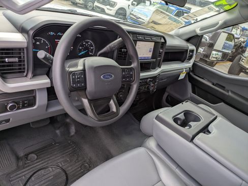 Certified 2024 Ford F550 4x4 Regular Cab Super Duty image 18