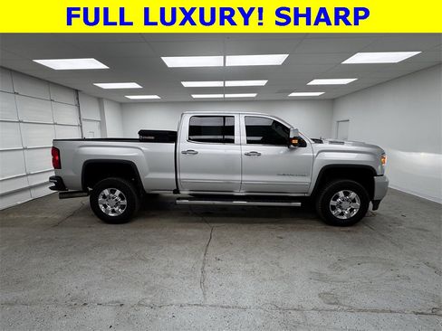 Used 2018 GMC Sierra 3500 Denali w/ Duramax Plus Package image 4