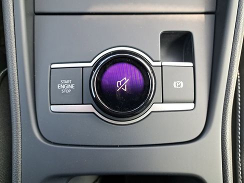 New 2025 Volkswagen Tiguan SE FWD image 24