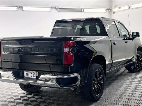 Used 2023 Chevrolet Silverado 1500 LT w/ LPO, Dark Essentials Package AWD/4WD image 12