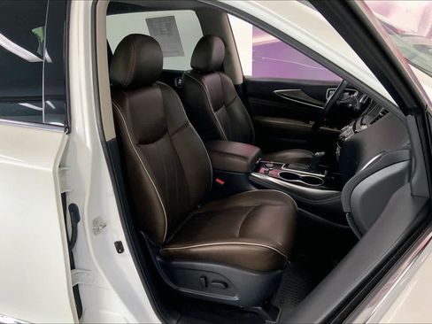 Used 2019 INFINITI QX60 Luxe w/ Essential Package image 11