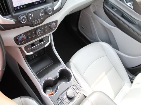 Used 2022 GMC Terrain SLT w/ Infotainment Package II FWD image 20