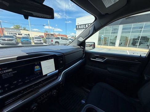 Used 2022 Chevrolet Silverado 1500 LT AWD/4WD image 38