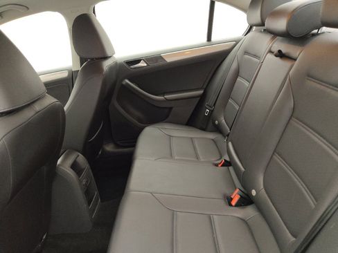 Used 2016 Volkswagen Jetta SE FWD image 18